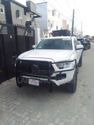 Toyota Tacoma 2023 White