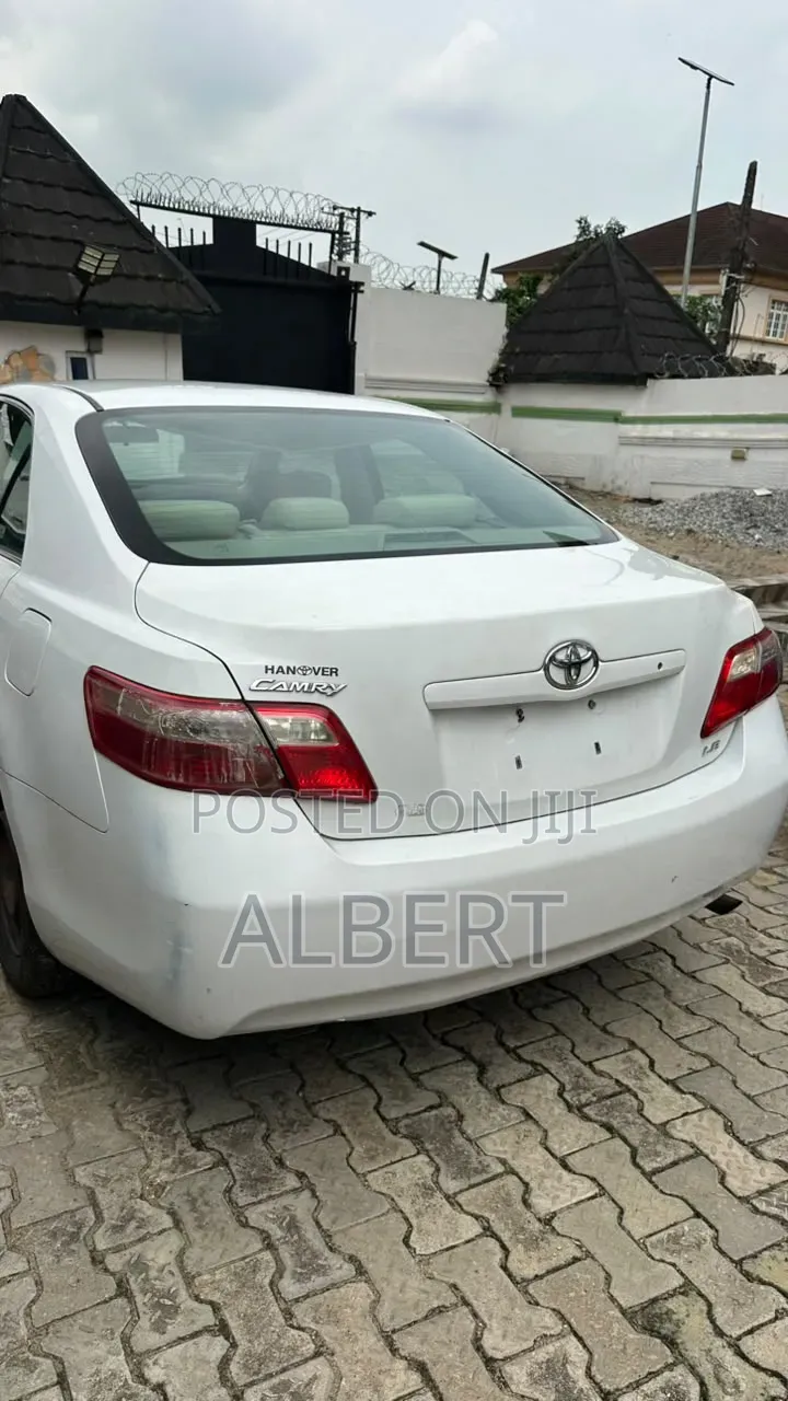 Toyota Camry 2009 White