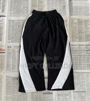 Baggy and Loose Fit Sweatpants