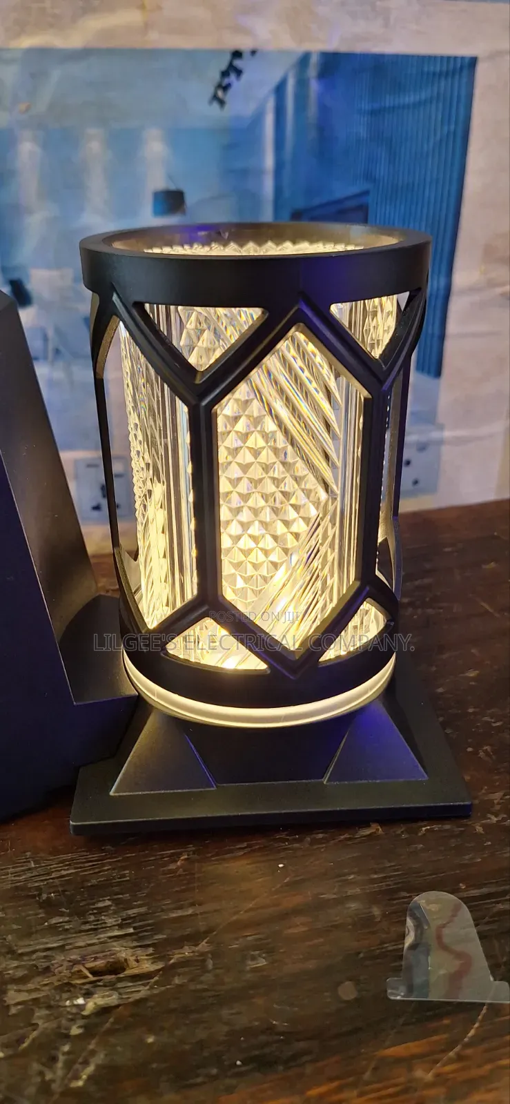 Premium Solar Outdoor Light With Base and Remote Control