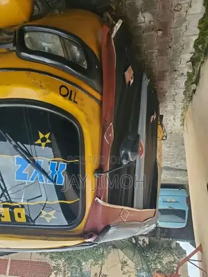TVS King Cargo 2016 Yellow