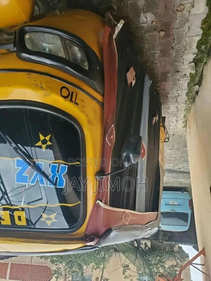 TVS King Cargo 2016 Yellow