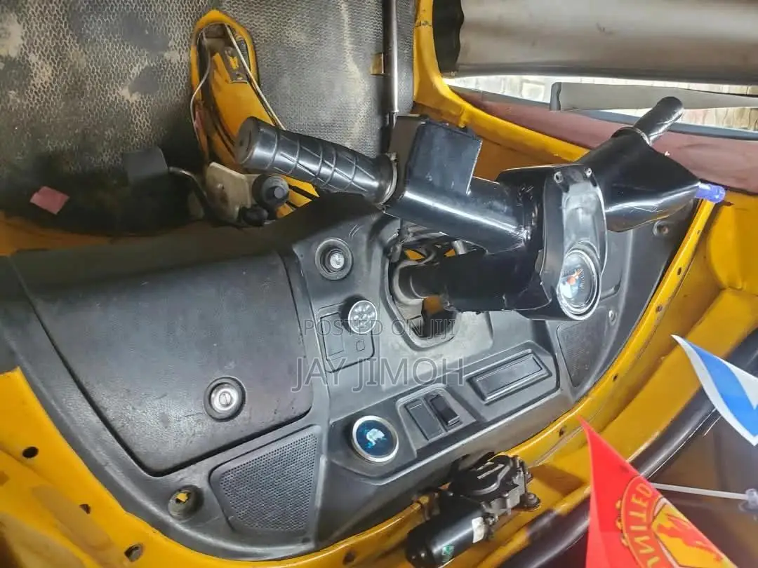 TVS King Cargo 2016 Yellow