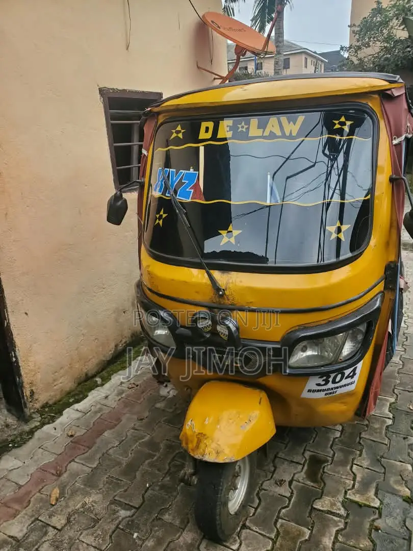TVS King Cargo 2016 Yellow