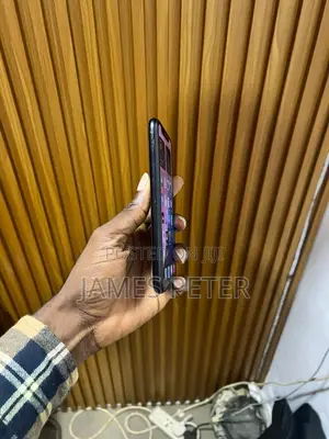 Apple iPhone XR 64 GB White