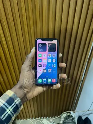 Apple iPhone XR 64 GB White