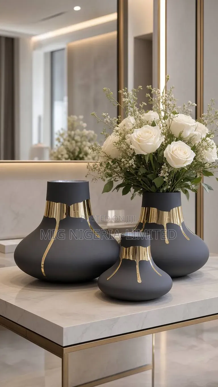 Ceramic Vase Table Top Flower Decoration