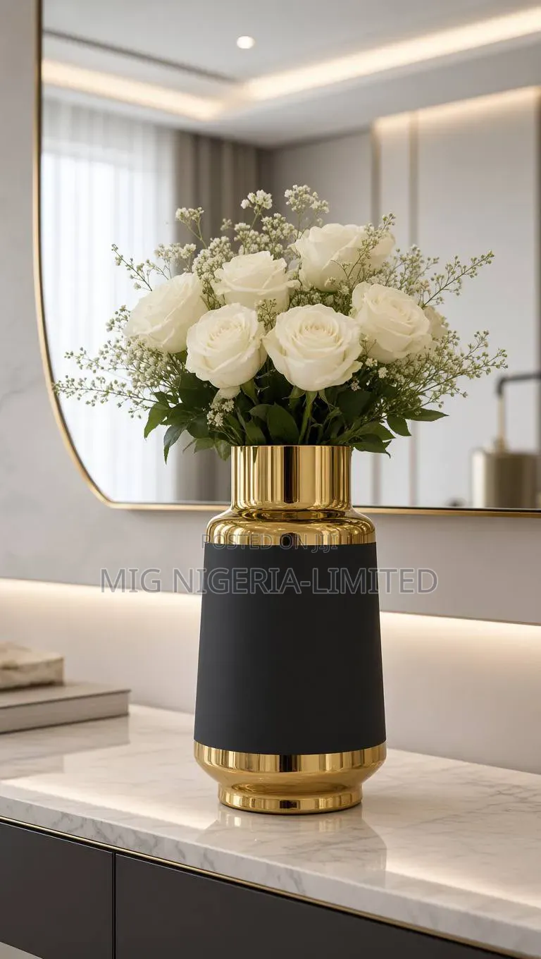 Ceramic Vase Table Top Flower Decoration