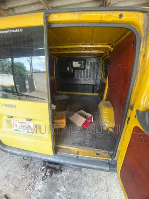 Ford Transit 2010 Yellow