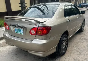 Toyota Corolla 2004 Gold