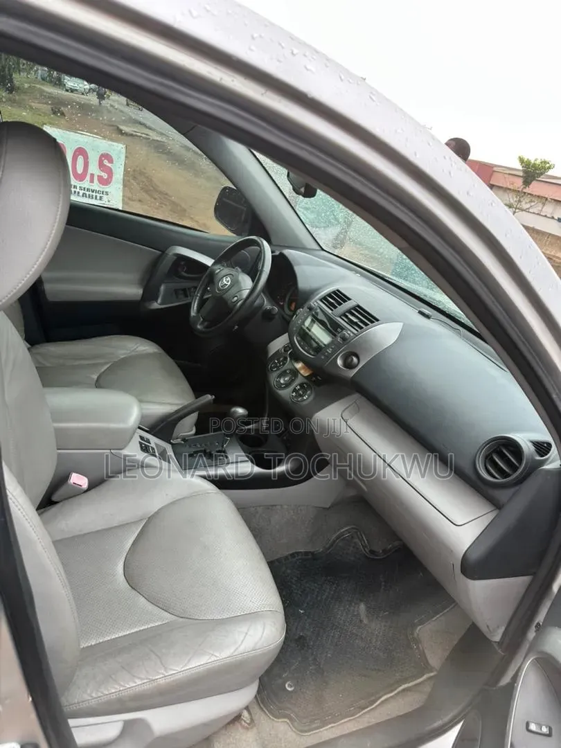Toyota RAV4 2009 Silver