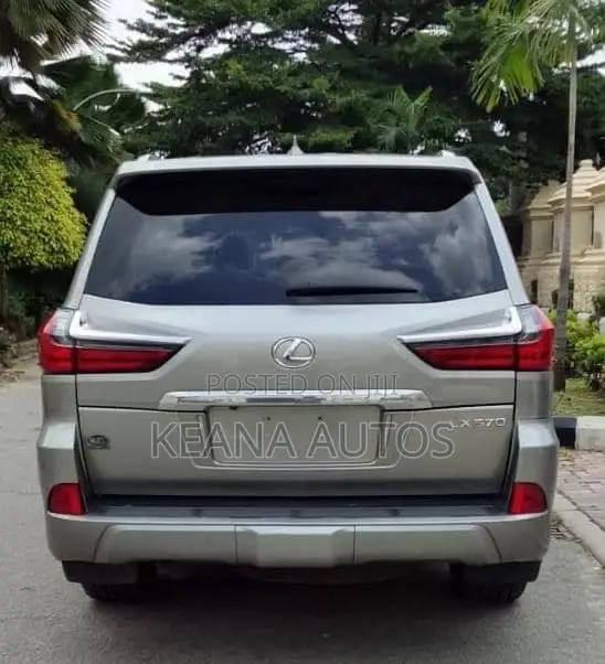 Lexus LX 2021 Silver