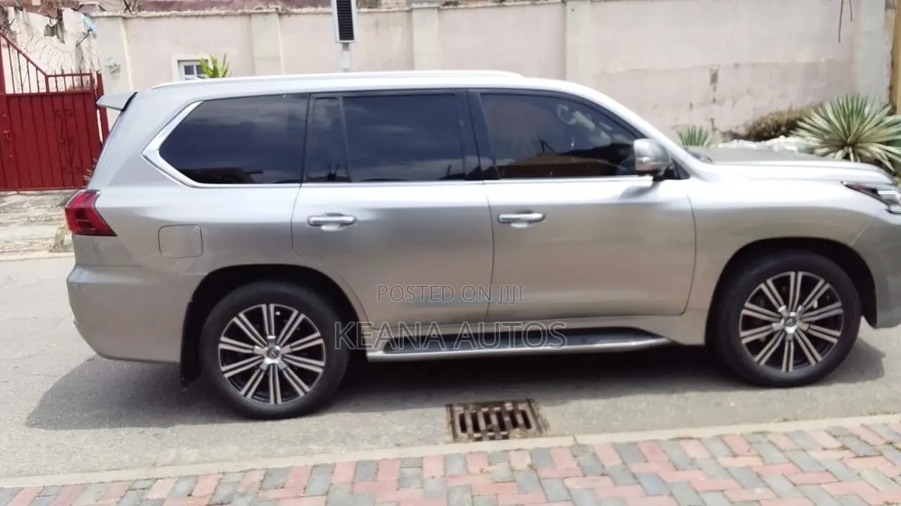 Lexus LX 2021 Silver