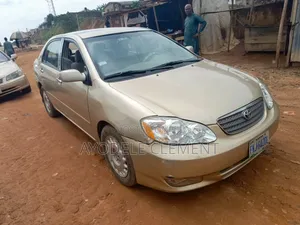 Toyota Corolla LE 2004 Gold