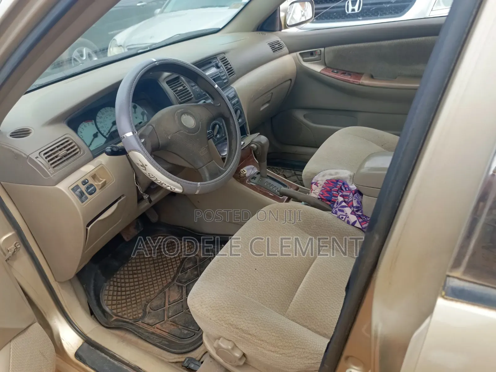 Toyota Corolla LE 2004 Gold