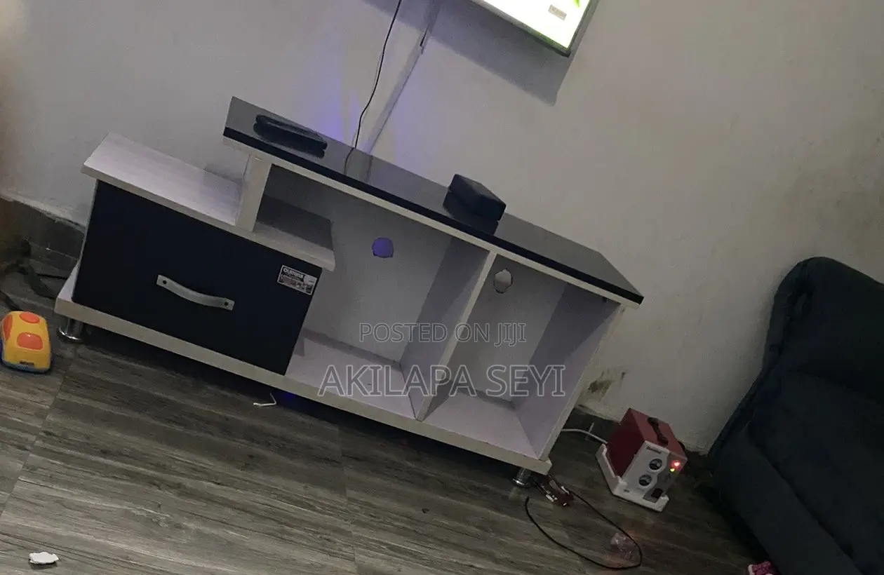 TV Shelf Standing