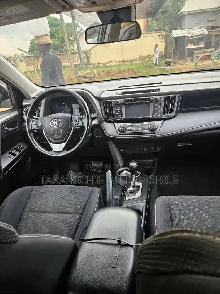 Toyota RAV4 2017 Gray
