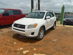 Toyota RAV4 2.5 Limited 2012 White