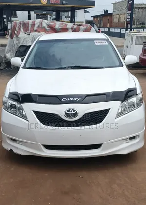 Toyota Camry SE 4dr Sedan (2.4L 4cyl 5A) 2008 White