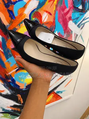 Elegant Black Pointed-Toe Heels