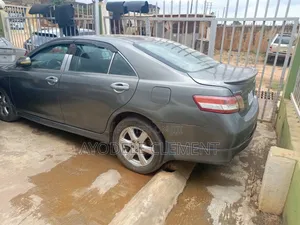 Toyota Camry SE 4dr Sedan (2.4L 4cyl 5A) 2008 Gray