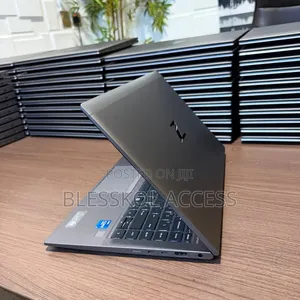 Laptop HP ZBook Firefly 14 G7 16GB Intel Core i7 SSD 256GB