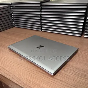 Laptop HP ZBook Firefly 14 G7 16GB Intel Core i7 SSD 256GB