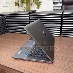 Laptop HP ZBook Firefly 14 G7 8GB Intel Core i7 SSD 256GB