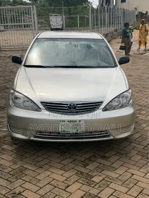 Toyota Camry 2.4 XLE 2005 Gray