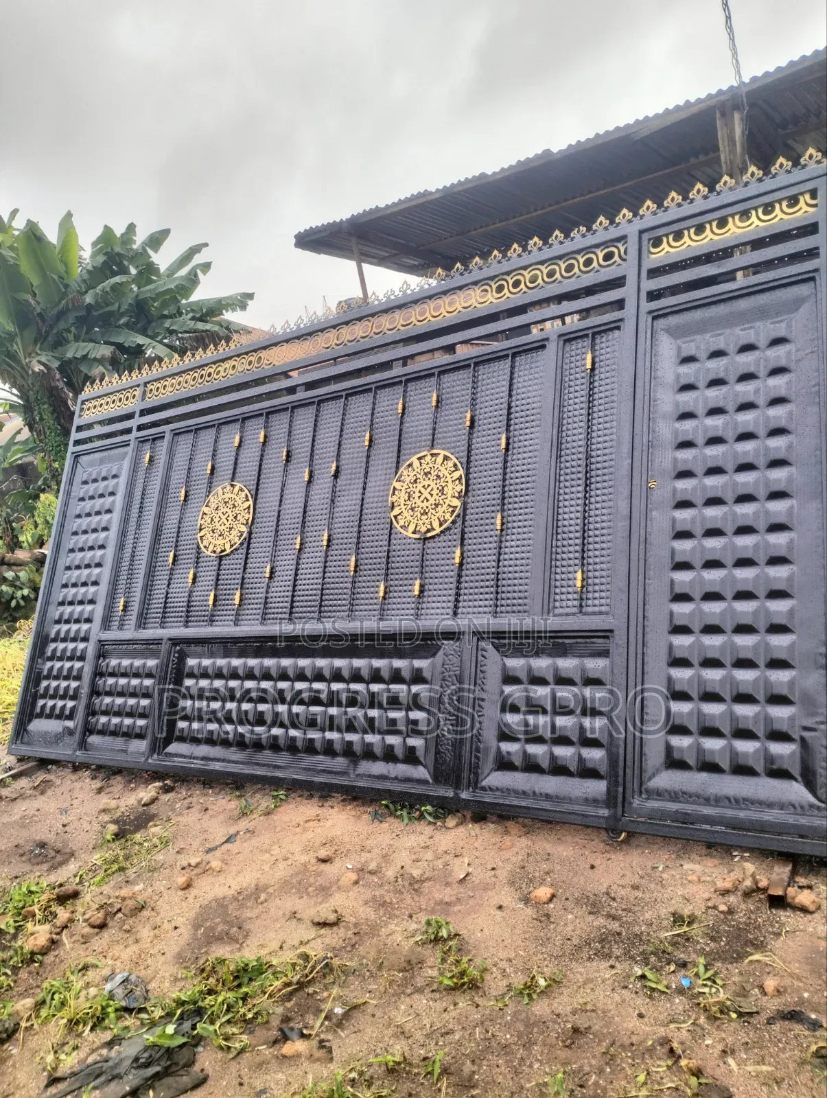 Solid Design Gate