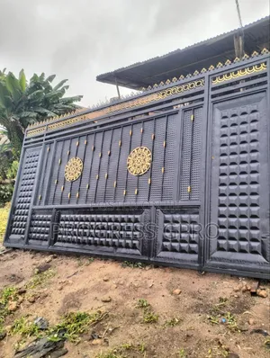 Solid Design Gate
