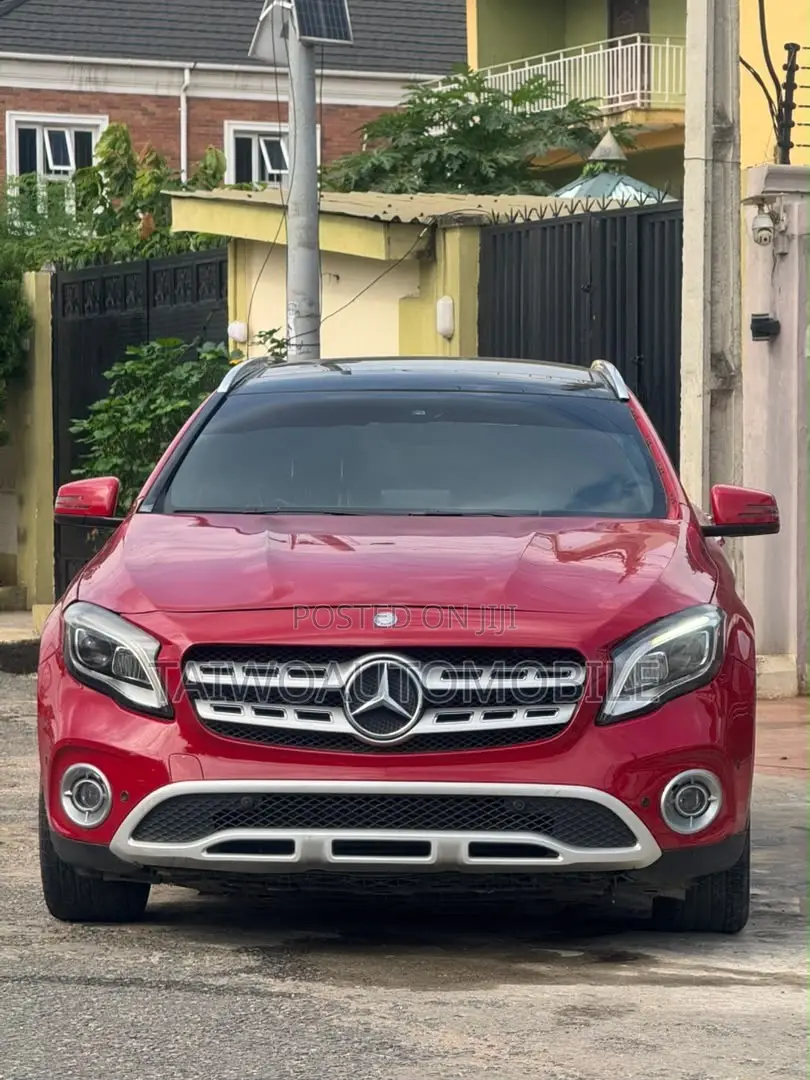 Mercedes-Benz GLA 250 2019 Red