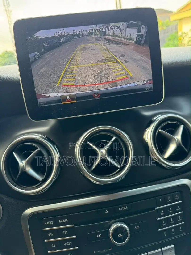 Mercedes-Benz GLA 250 2019 Red