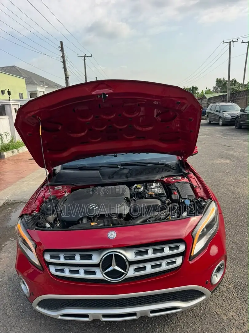 Mercedes-Benz GLA 250 2019 Red
