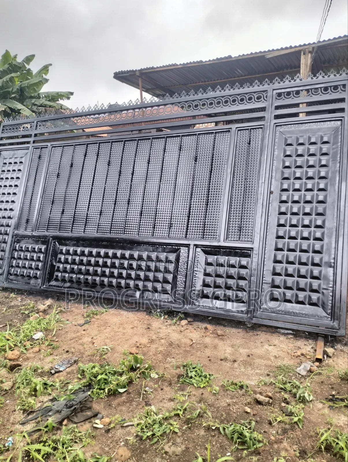 Solid Design Gate