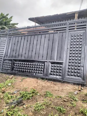 Solid Design Gate