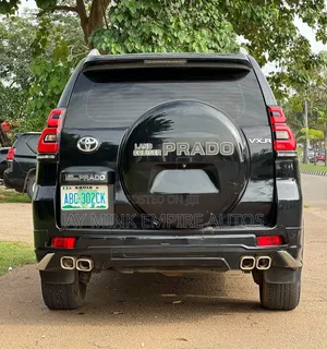 Toyota Land Cruiser Prado 2022 Black