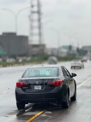 Toyota Corolla 2016 Gray