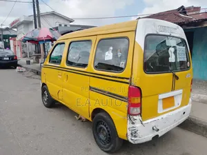 Suzuki Every 2000 Yellow