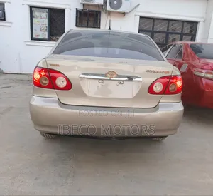 Toyota Corolla LE 2005 Gold