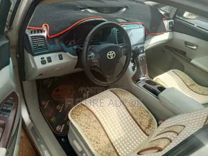 Toyota Venza 2011 Gold