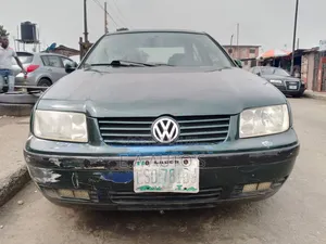 Volkswagen Bora 2000 Green