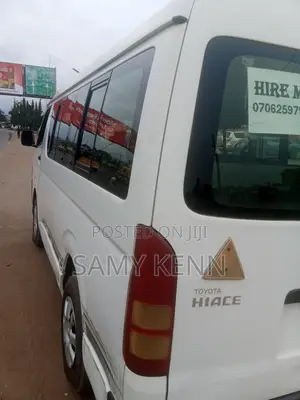 Toyota HiAce 2013 White