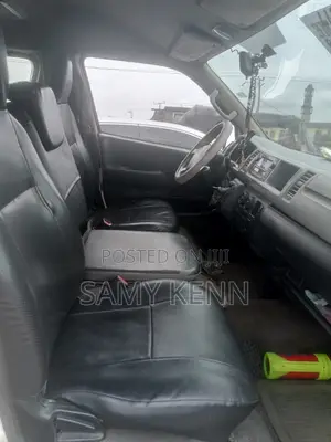 Toyota HiAce 2013 White