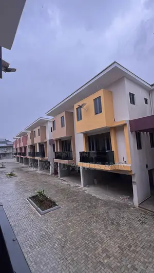4bdrm Duplex in Akora Estate, Adeniyi Jones for sale