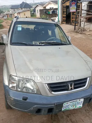 Honda CR-V 1999 Gold