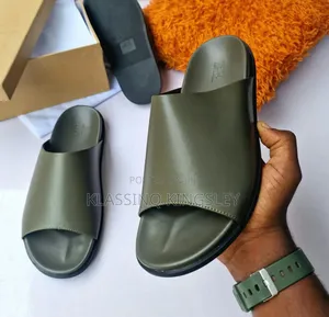 Zara Slide
