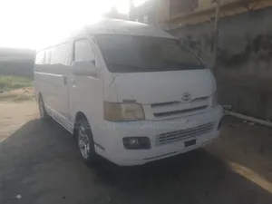 Toyota HiAce 2013 White