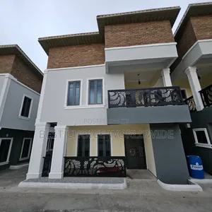 3bdrm Duplex in Kolapo Ishola Gra, Akobo for rent