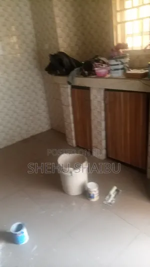 2bdrm Block of Flats in Police Signpost, FHA for rent
